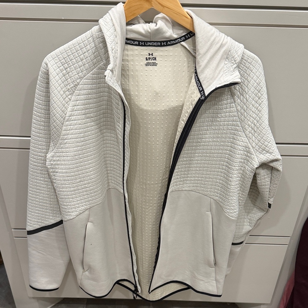 Under Armour Off-White Quilted Jacket